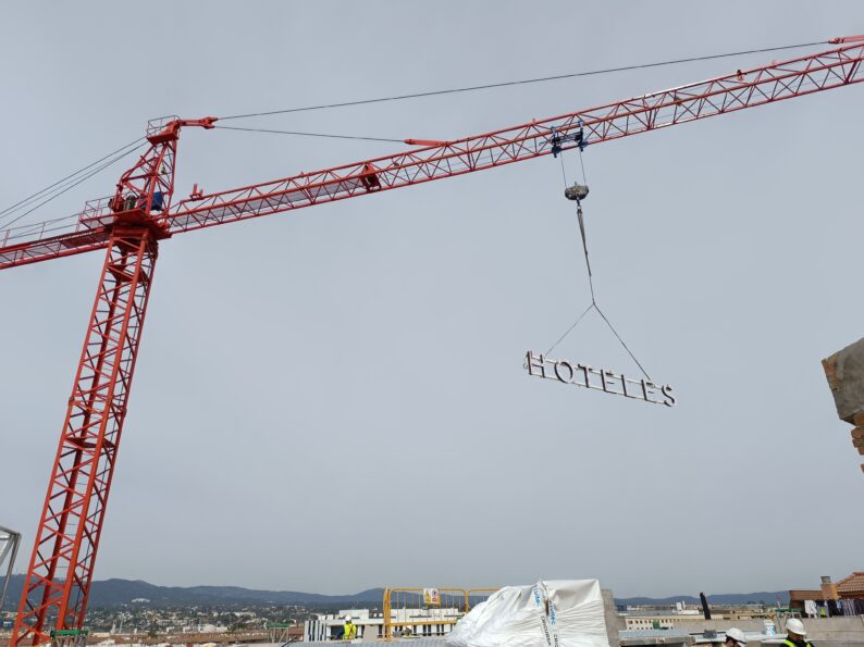 hotel-grua